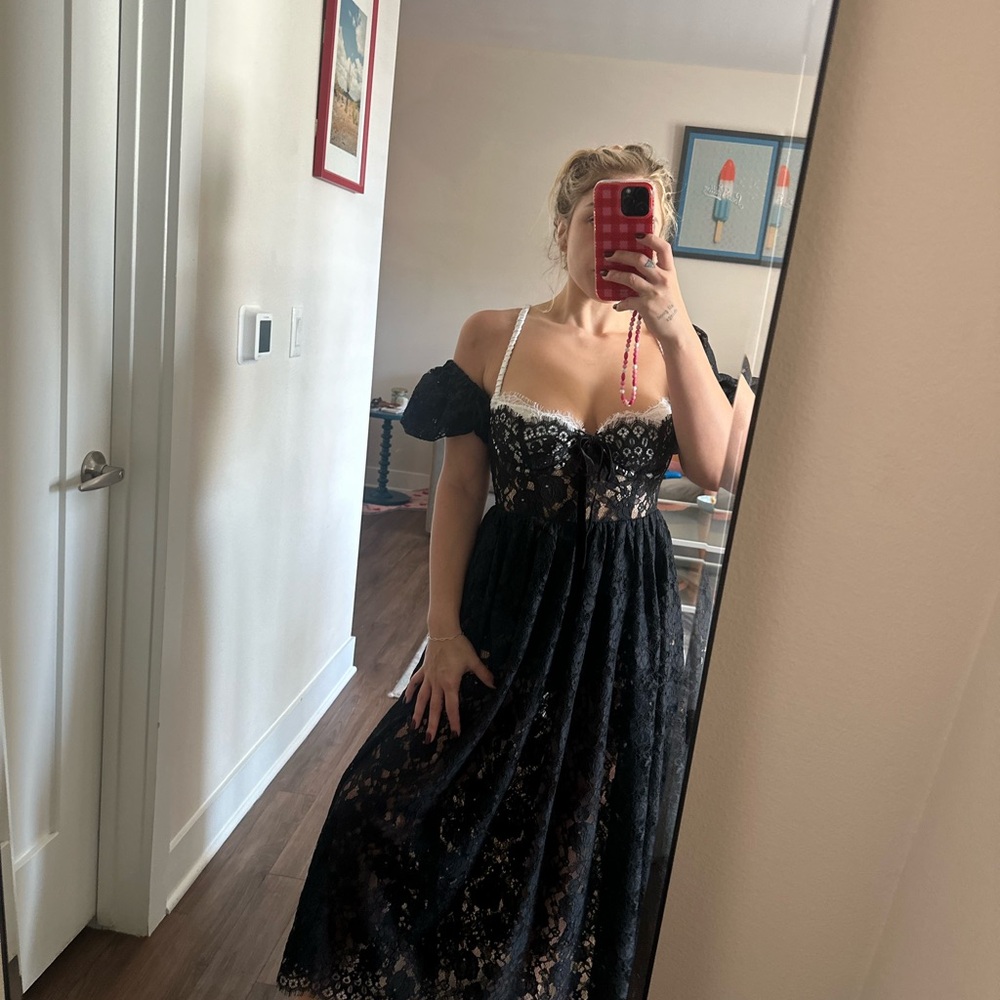 Lace Pattern Midi Length Dress NMOT. Size small. Tried on, never worn. - Picture 4 of 4